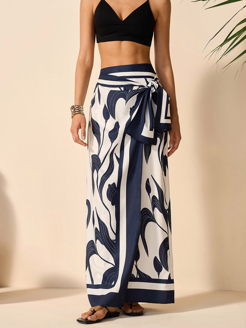Commense Floral Print Tie-Waist Skirt in Blue size Medium. New with tag